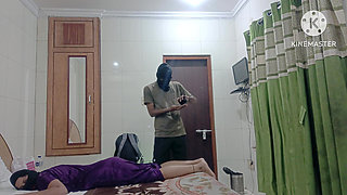 Boy takes advantage of old pickup scheme to Desi doctor girl