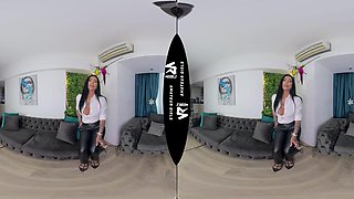 Leather And Lust Mistress Kennya's Smoking Seduction