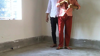 College Ki Tiffin Time Me Students Ne Chupke Se Viral Chudai