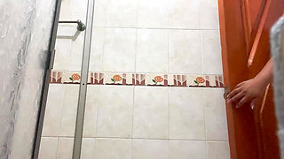 Voluptuous Girl Pissing (nurse)