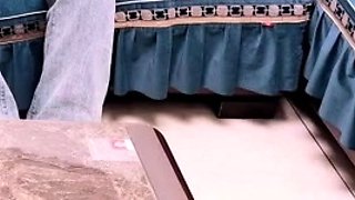 BananaStudio JDSY Sister helps her brother solve his