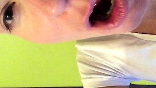 Sexy Ebony Amateur Ass Shaking