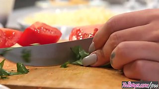 Twistys - food fight nail - Gina Valentina,Donnie Rock