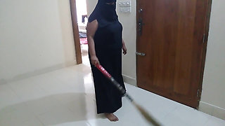 35 Year Old Indian Muslim Neighbor Stepaunty Fucked While Sweeping the House