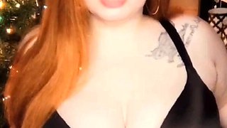 Solo pussy toying redhead sexy close up masturbation action