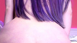 Slutty amateur flashing her big boobs in the backseat