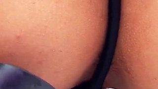 Horny milf Samanta masturbates to orgasm with love balls