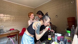 The Chubby Girl Invited Her Friends Over For An Afternoon Of Sex With Aquele Mario