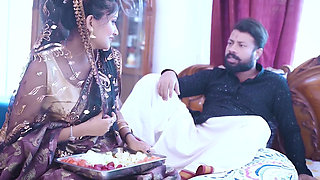 Mandir se aate hi bihari bhabhi ko patak ke pel diya