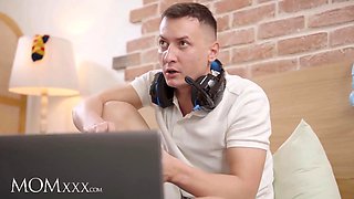 Momxxx beautiful ukrainian cougar mari moon hot spunky xxx with Big Dick Charlie Dean