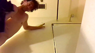 Peeing Giantess