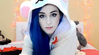 Hot amateur webcam teen masturbates for their fans