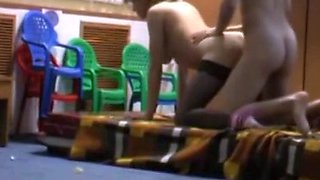 Maman francaise baise au travail en levrette - Amateur