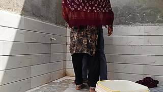 Pati Bahar Gaye the padosi