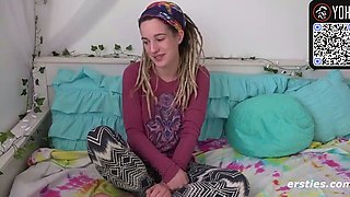 Brunette inexperienced wanking with toys solo