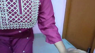 Secretary is offering pussy to her boss to save her ass in corporate job
