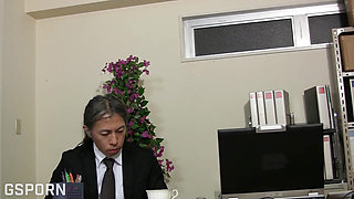 JAV Sex in the Tokyo Office Fuck a Elegant Secretary MILF