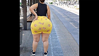 Big Ass Waiting for the Bus in Argentina