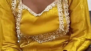 Desi Beauty Blowjob with Ball Massage in Traditional Clothes