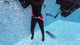 Distracted Underwater: Toys Locked in During Dive