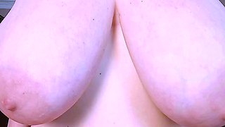 BBW with big boobs on webcam 3 gives ca