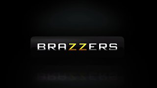 Jogging His Memory With Her Pussy / Brazzers