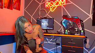 Virtual sex with Anitta punishing her biground ass in your gamer room