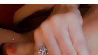 Masturbating amateur cums after solo fun