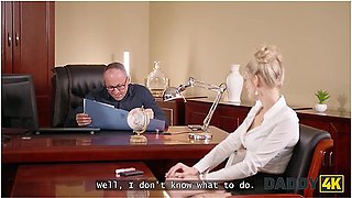 Naomi Love And Ridge Crix In Hot Czech Slut Came To The Interview And Was Fucked On The Table By Her Bfs Stepdaddy