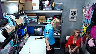 Designer Wallet Thief Tutor Blows Officers Cock