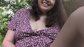 Risky squirt outside