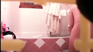 Skinny stepmom washing pussy in bathroom