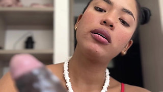 Beautiful Latin Model with a Good Blowjob -amateur Couple- Nysdel