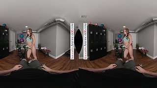 Fit beauty shares intense gym pleasure with passionate heat