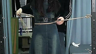 My Girlfriend Is Fixed to a Metal Stand, Tickling Her