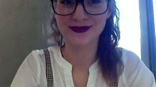 Amateur webcam girl masturbate big dildo