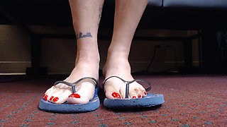 Old flipflops sliding shoeplay