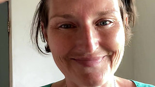 Close up Pissing From My Natural Bushy Pussy and Wiping After. Amid Giants and Idols - Coffeeshop Edition