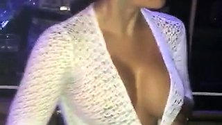 Blonde amateur babe Lissas public flashing
