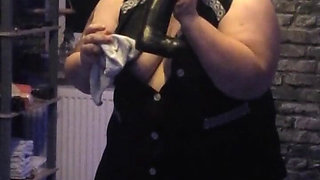 Sexy Housewife in a Lab Coat Cleans Intensively with Sexy Dildos