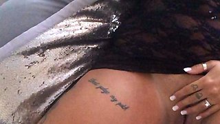 Amateur Latina Milf Masturbates on Cam