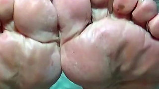 Sexy Mature Soles & Foot Job Aunty Ann Plays with Her Pussy up Close