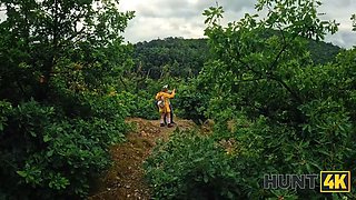 Hunt4k. faced a nude stranger with lovely boobs in the forest