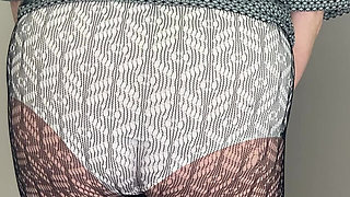 Mrs Mature Feet & Her Big Granny Pants