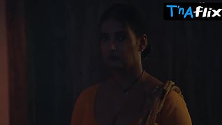 Prajakta Dusane Uber-sexy Gig in Jalebi Bai 2
