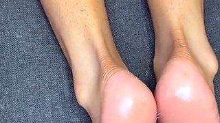 Amateur Foot Fetish Girlfriend Sucks and gives a Footjob