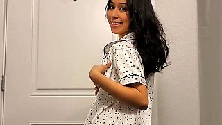 Amateur Webcam Teen Masturbates And Teases