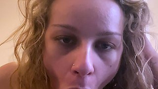 Hot amateur blonde pregnant toying her pussy solo