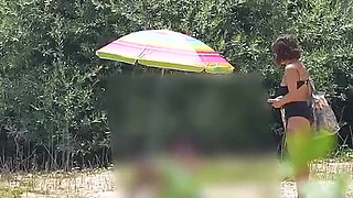 Cruising and Sex on the Beach. Elena De La Vega Has Sex with a Stranger in Public on Fakings