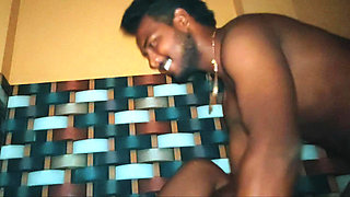 Desi aunty put a sponge in her pussy